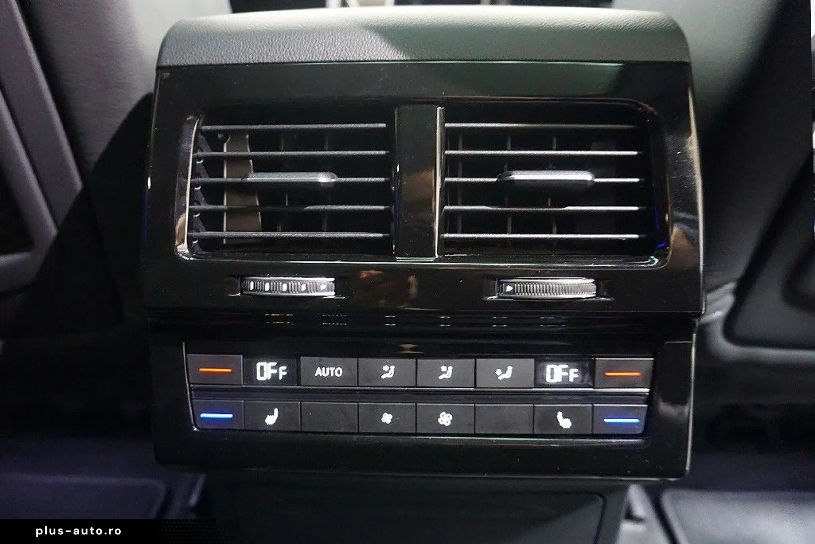 VW Touareg 3.0TDI Tiptr R-Line 4M Virtual AHK Pano