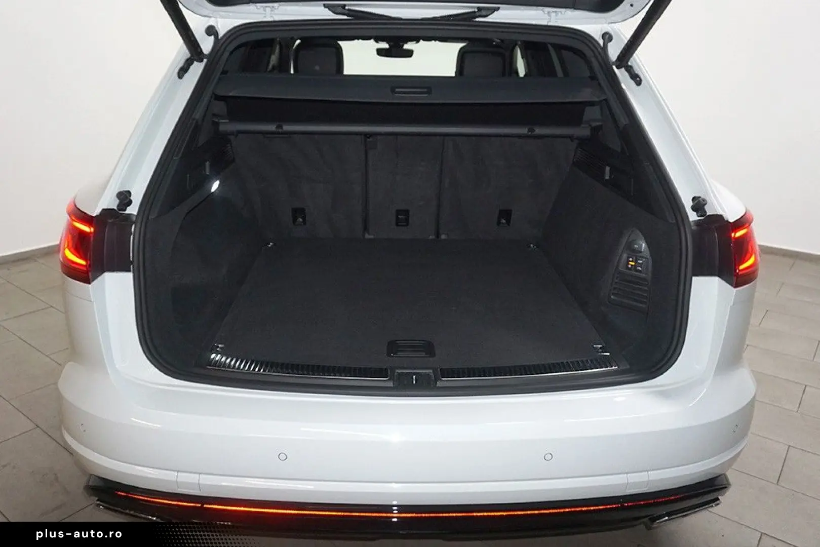 VW Touareg 3.0TDI Tiptr R-Line 4M Virtual AHK Pano