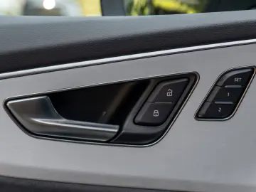 Audi Q8 50 TDI QUATTRO. Linia S. MATRIX.