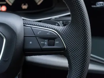 Audi Q8 50 TDI QUATTRO. Linia S. MATRIX.