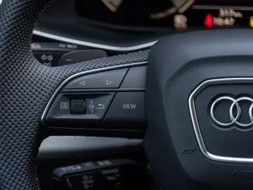 Audi Q8 50 TDI QUATTRO. Linia S. MATRIX.