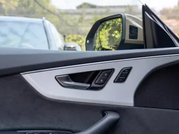 Audi Q8 50 TDI QUATTRO. Linia S. MATRIX.