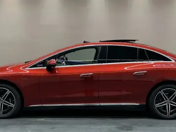 MERCEDES-BENZ EQE500 4Matic AMG LINE  1. HAND HEAD-UP 360