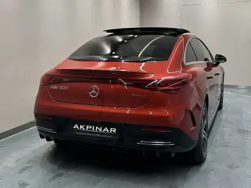 MERCEDES-BENZ EQE500 4Matic AMG LINE  1. HAND HEAD-UP 360