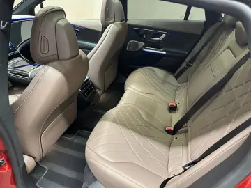 MERCEDES-BENZ EQE500 4Matic AMG LINE  1. HAND HEAD-UP 360