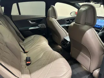 MERCEDES-BENZ EQE500 4Matic AMG LINE  1. HAND HEAD-UP 360