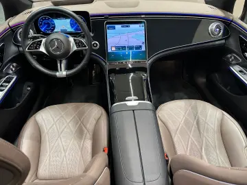 MERCEDES-BENZ EQE500 4Matic AMG LINE  1. HAND HEAD-UP 360