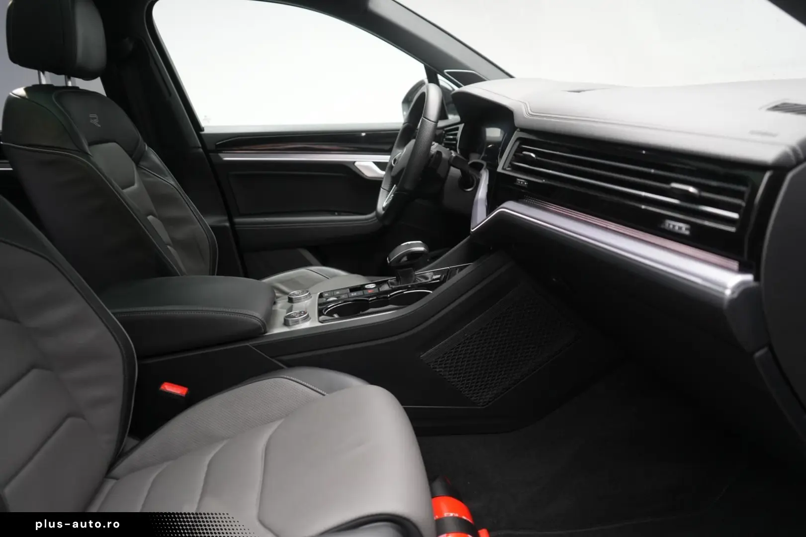 VW Touareg 3.0 V6 TDI 4Motion R line Navi Leder ACC