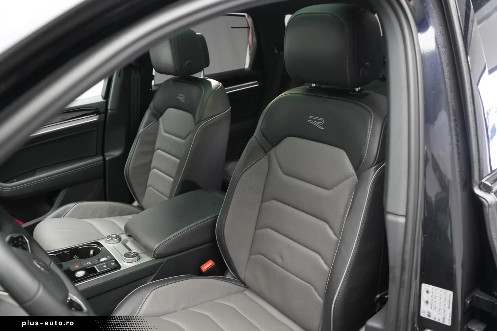 VW Touareg 3.0 V6 TDI 4Motion R line Navi Leder ACC