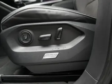 VW Touareg 3.0 V6 TDI 4Motion R line Navi Leder ACC