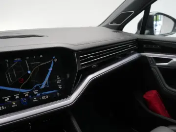 VW Touareg 3.0 V6 TDI 4Motion R line Navi Leder ACC