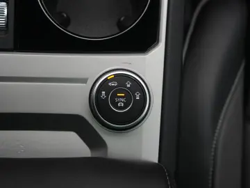 VW Touareg 3.0 V6 TDI 4Motion R line Navi Leder ACC