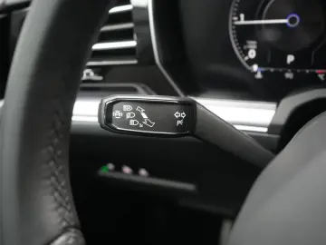 VW Touareg 3.0 V6 TDI 4Motion R line Navi Leder ACC