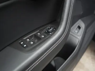 VW Touareg 3.0 V6 TDI 4Motion R line Navi Leder ACC