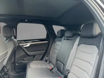 VW Touareg R-Line 3.0 TDI MATRIX AHK AREA LUFT LEDE