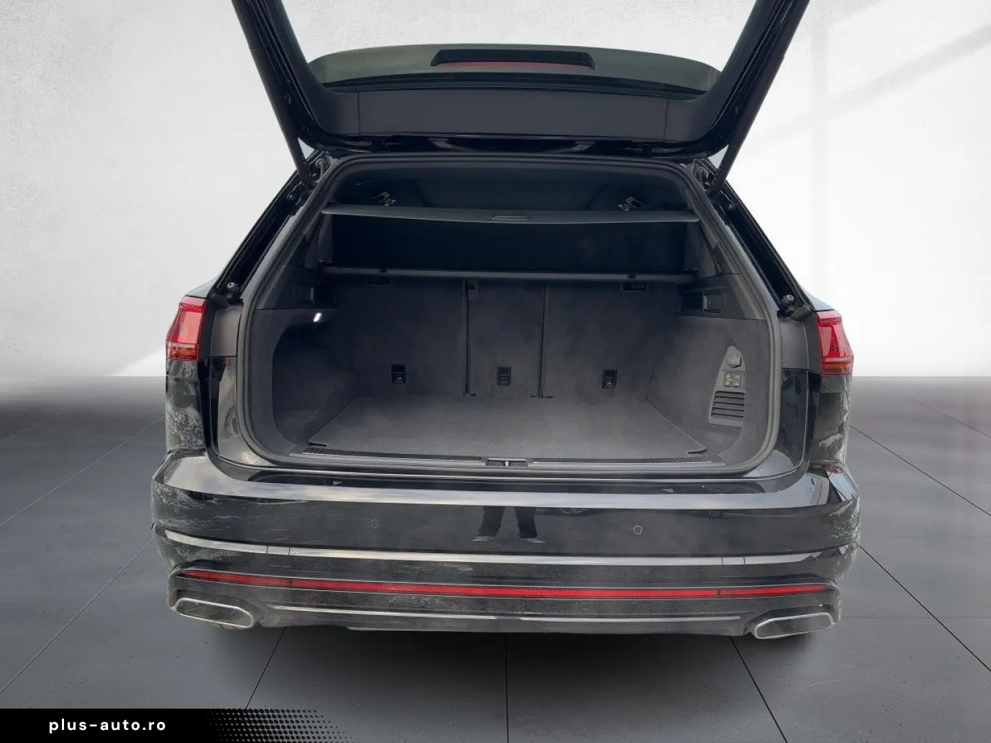 VW Touareg R-Line 3.0 TDI MATRIX AHK AREA LUFT LEDE