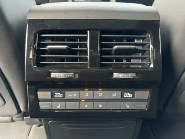 VW Touareg R-Line 3.0 TDI MATRIX AHK AREA LUFT LEDE