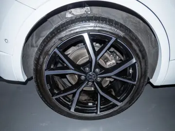 VW Touareg 3.0 V6 TDI R-Line 4M Black Pano Standhzg