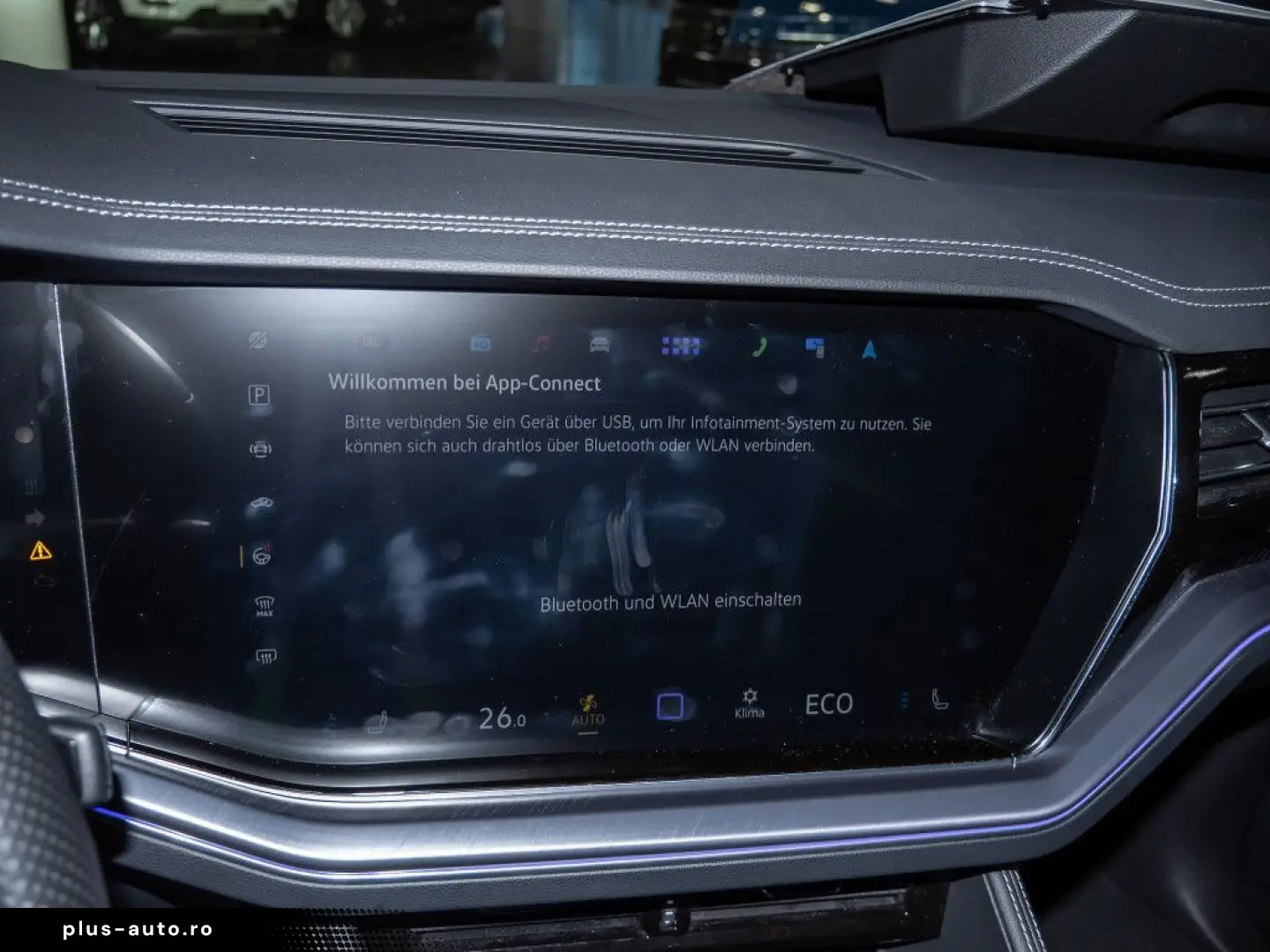 VW Touareg 3.0 V6 TDI R-Line 4M Black Pano Standhzg