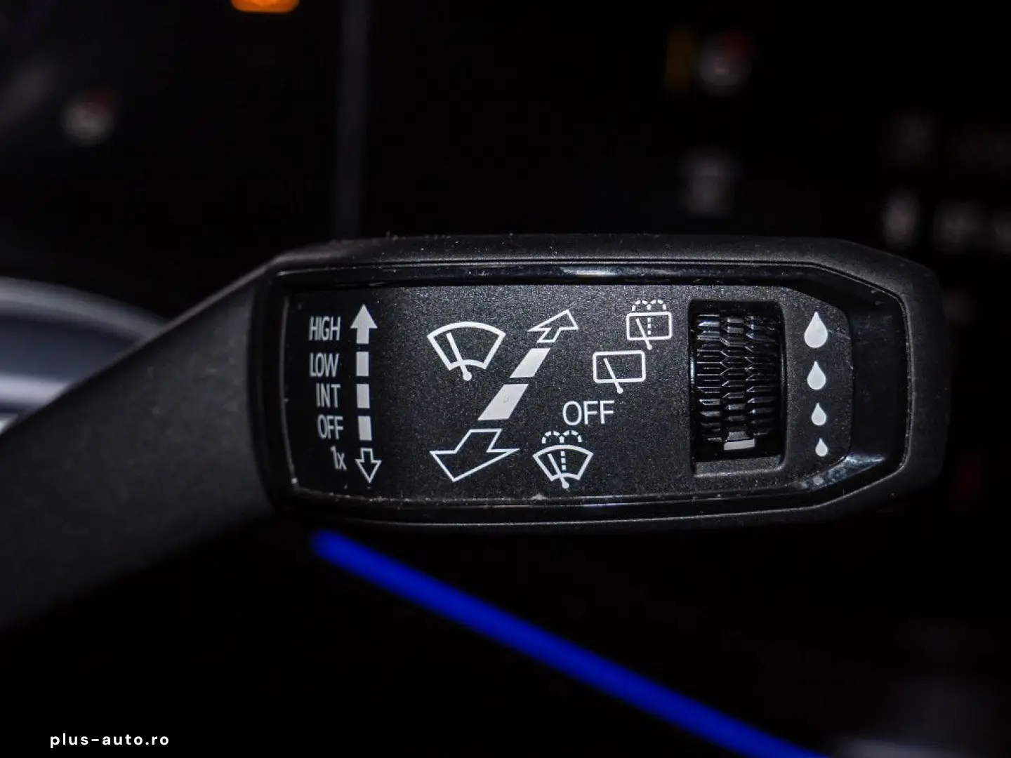 VW Touareg 3.0 V6 TDI R-Line 4M Black Pano Standhzg