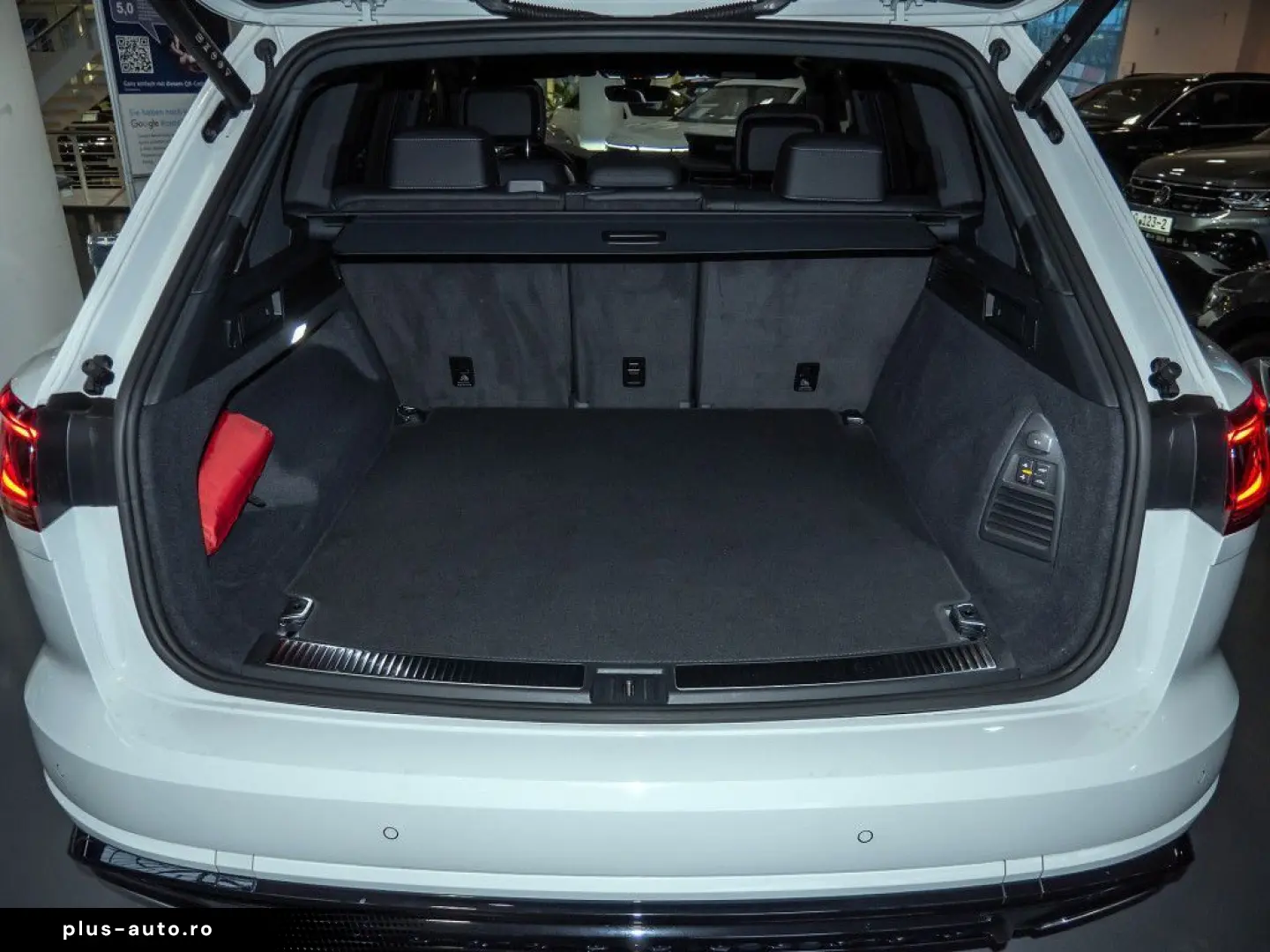 VW Touareg 3.0 V6 TDI R-Line 4M Black Pano Standhzg