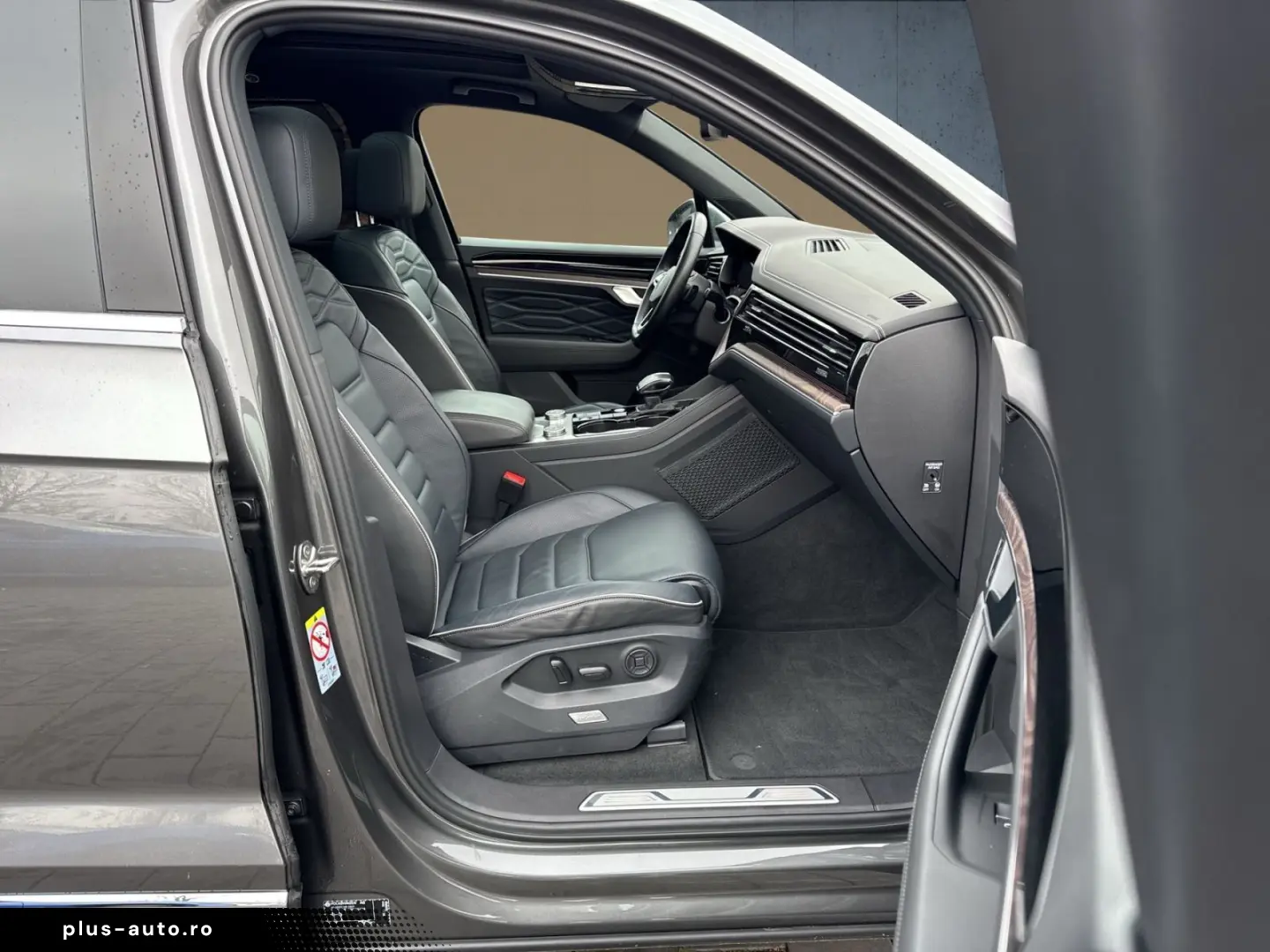 VW Touareg Atmosphere eHybrid AHK Pano Matrix Luft