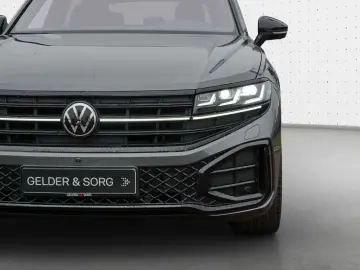 VW Touareg R-Line 3.0 TDI Pano DYNAUDIO HuD Stand