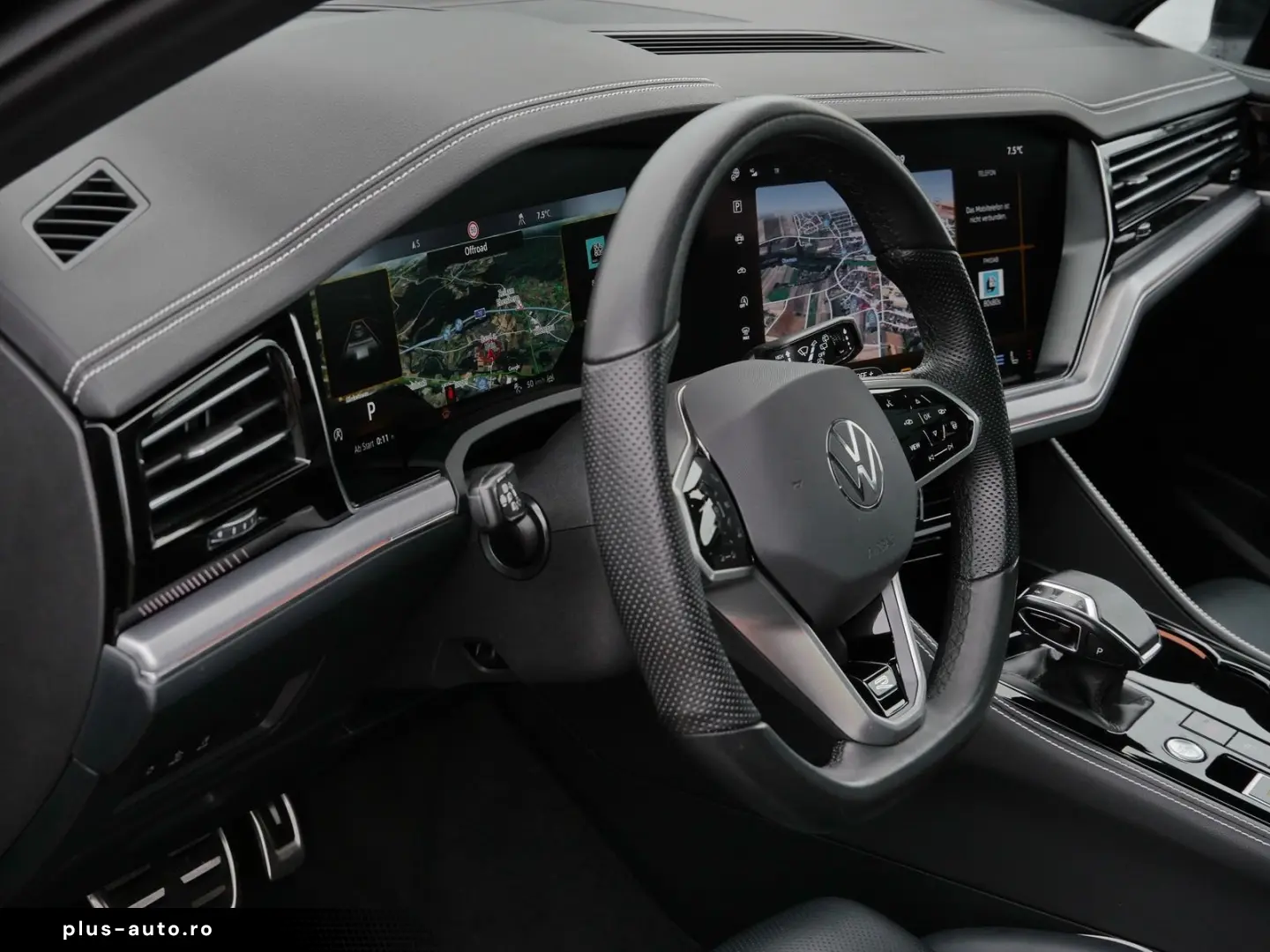 VW Touareg R-Line 3.0 TDI Pano DYNAUDIO HuD Stand