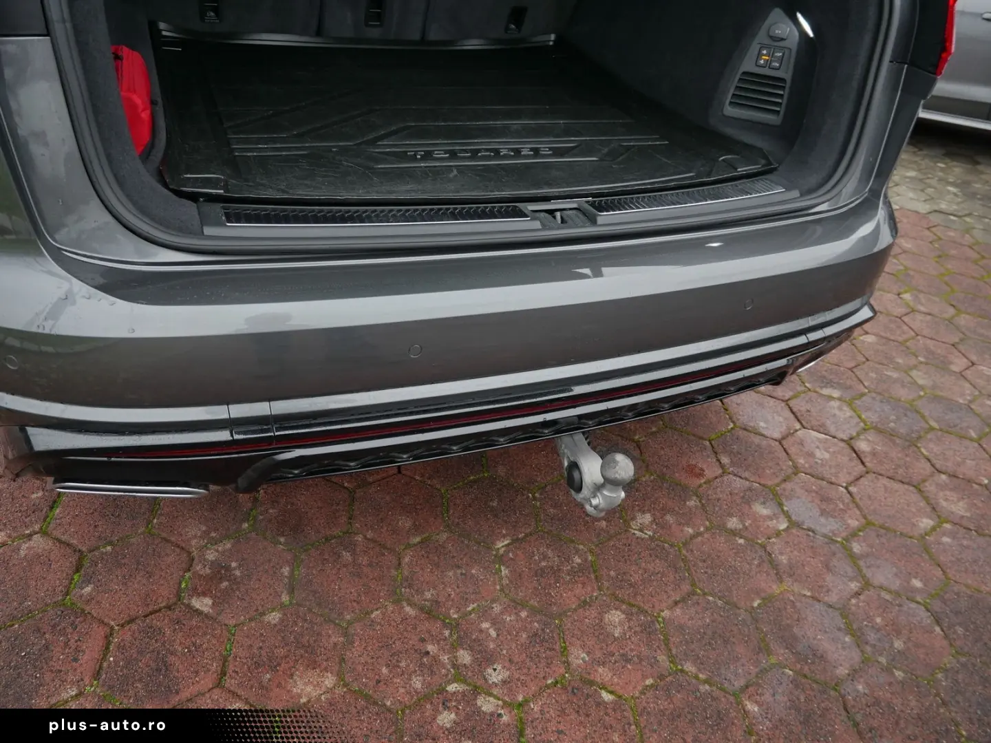 VW Touareg R-Line 3.0 TDI Pano DYNAUDIO HuD Stand