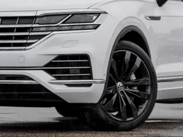 VW Touareg Elegance eHybrid IQ.Light Navi AHK Luftf