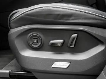 VW Touareg Elegance eHybrid IQ.Light Navi AHK Luftf