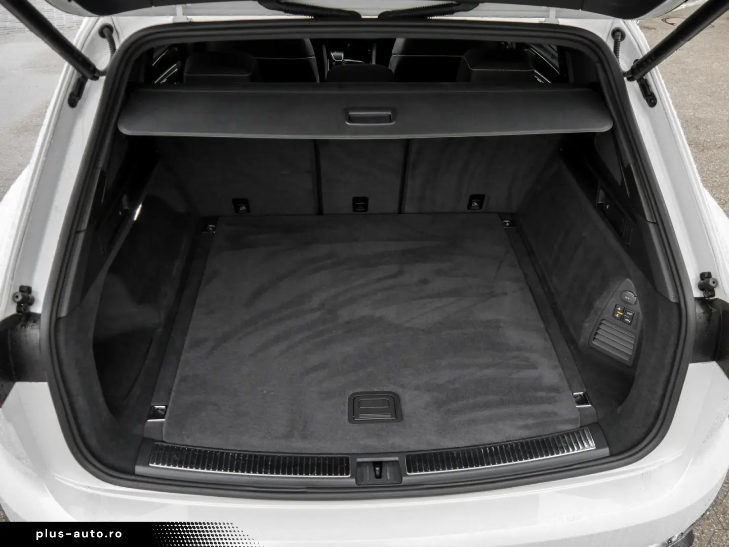 VW Touareg Elegance eHybrid IQ.Light Navi AHK Luftf