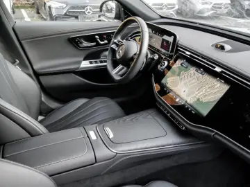 MERCEDES-BENZ E 300 e 4M AMG-Sport Pano Super AHK Leder Burm