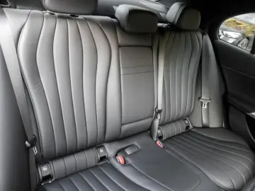 MERCEDES-BENZ E 300 e 4M AMG-Sport Pano Super AHK Leder Burm