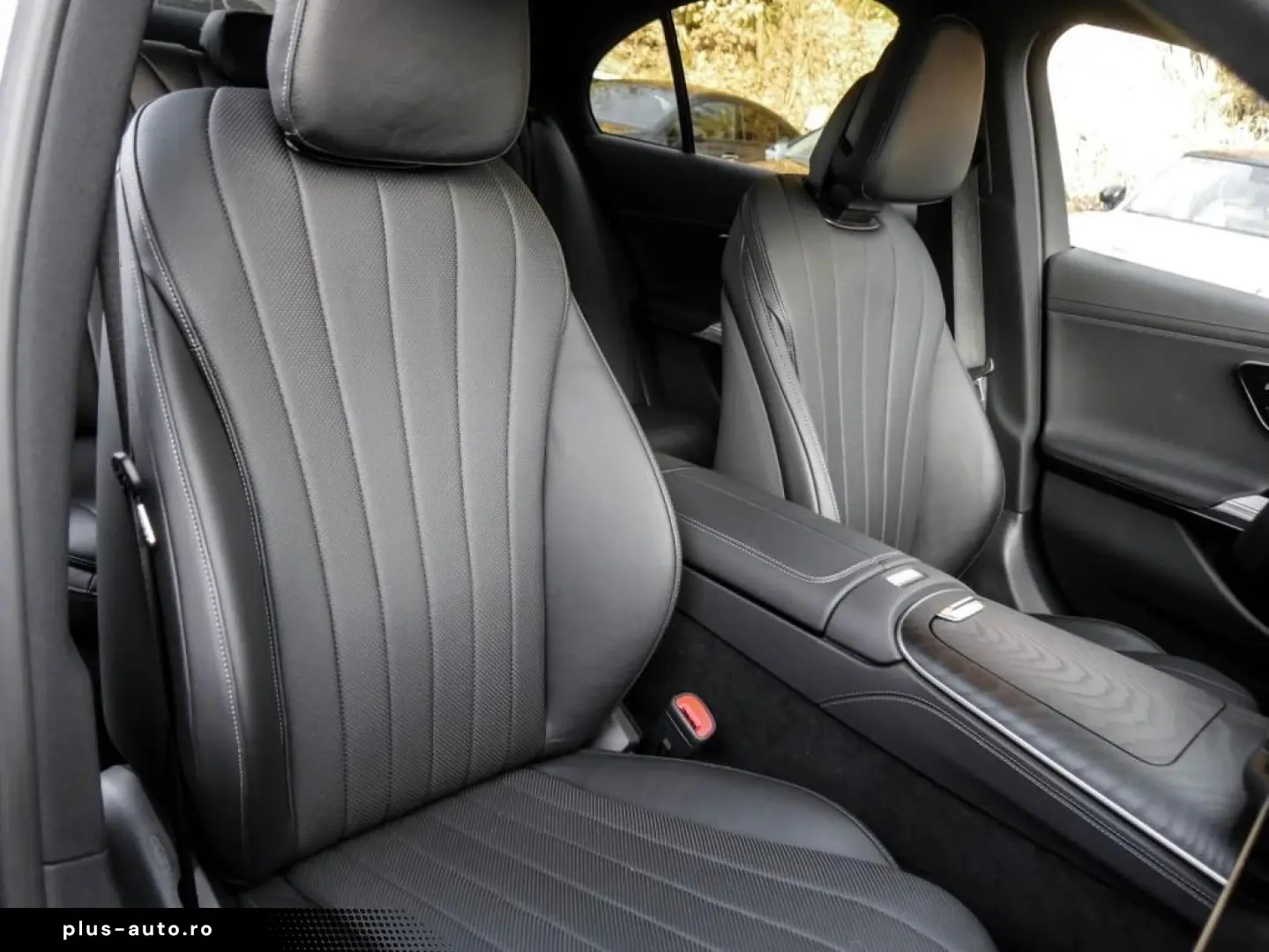 MERCEDES-BENZ E 300 e 4M AMG-Sport Pano Super AHK Leder Burm