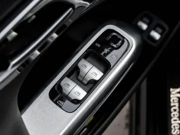 MERCEDES-BENZ E 300 e 4M AMG-Sport Pano Super AHK Leder Burm