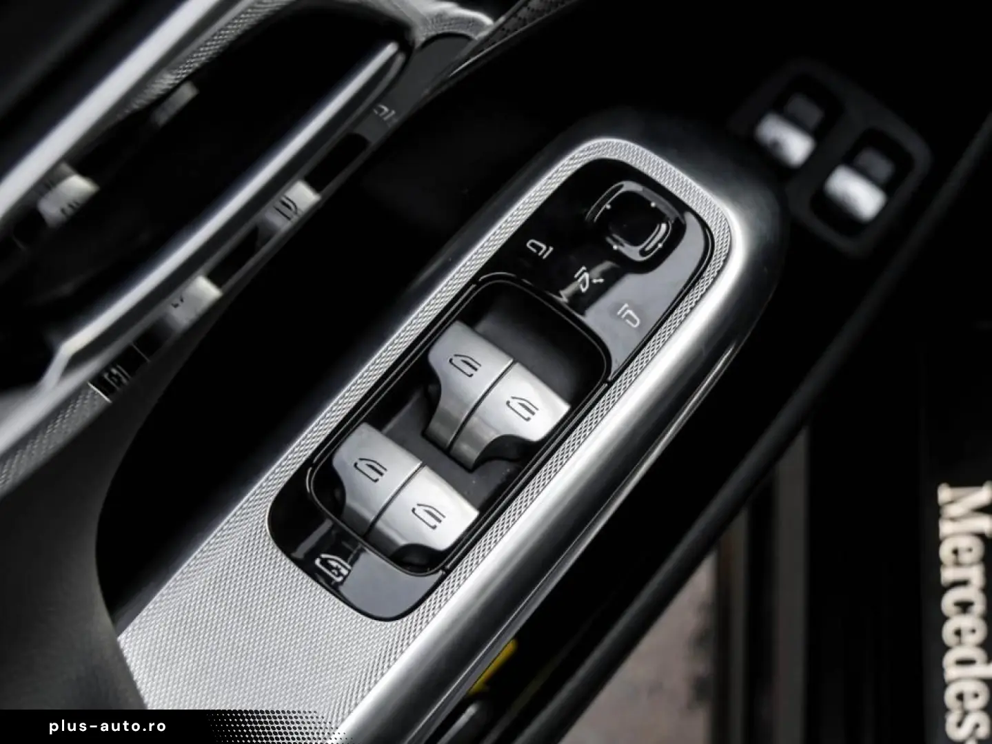 MERCEDES-BENZ E 300 e 4M AMG-Sport Pano Super AHK Leder Burm