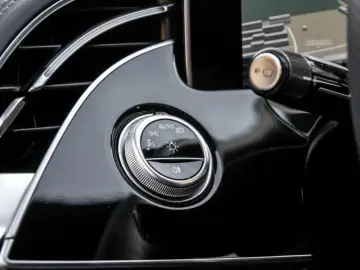 MERCEDES-BENZ E 300 e 4M AMG-Sport Pano Super AHK Leder Burm