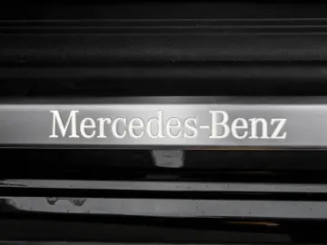 MERCEDES-BENZ E 300 e 4M AMG-Sport Pano Super AHK Leder Burm