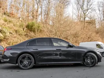MERCEDES-BENZ E 300 e 4M AMG-Sport Pano Super AHK Leder Burm