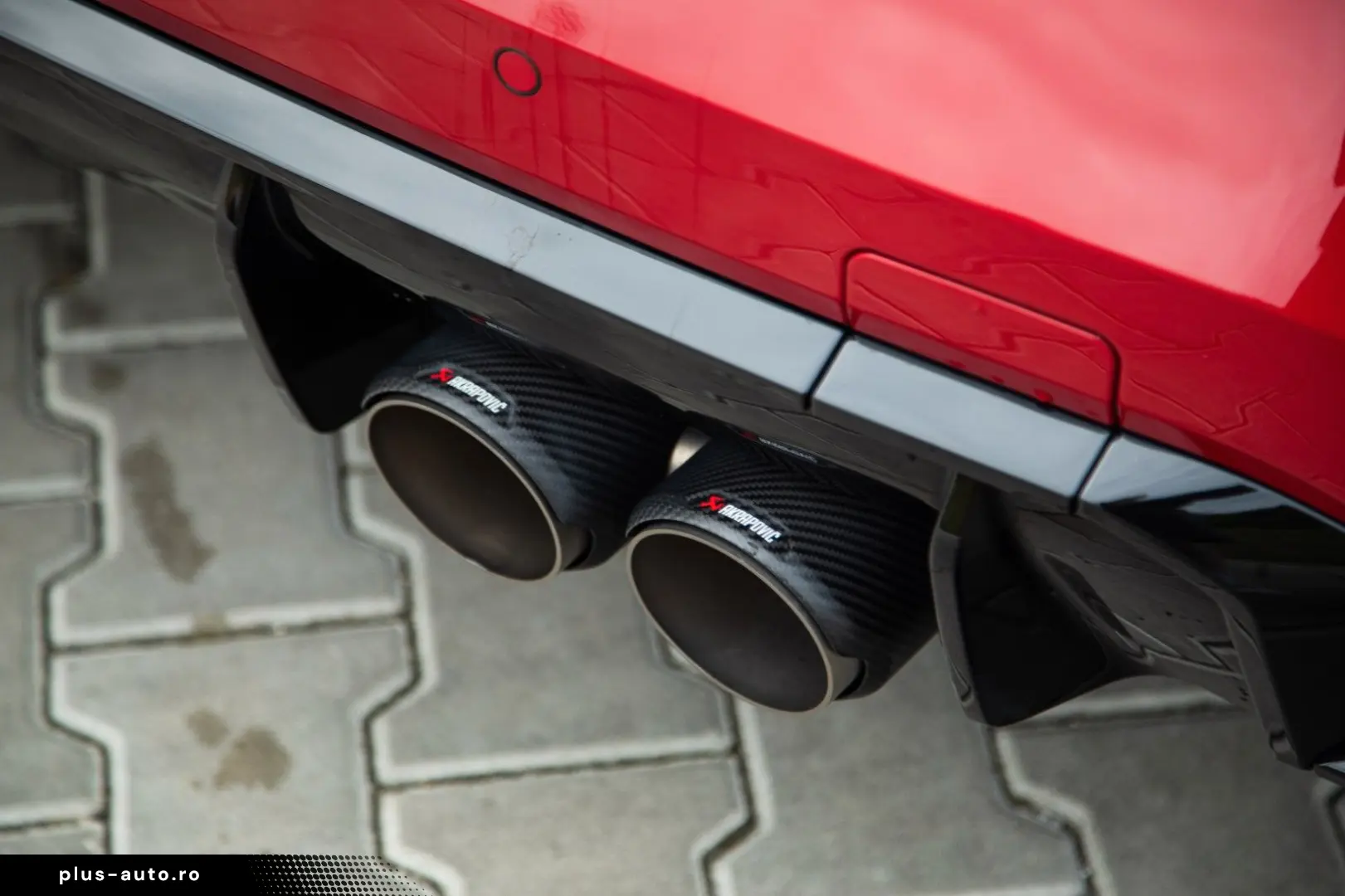 BMW M4 Competition Carbon Sitz  Akrapovic Armaspeed