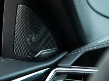 BMW M4 Competition Carbon Sitz  Akrapovic Armaspeed