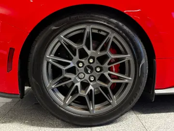 FORD Mustang Convertible 5.0 V8