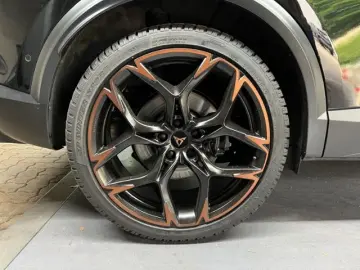 CUPRA Formentor VZ5 2.5 TSI 4Drive PANO LED MIRROR-LI