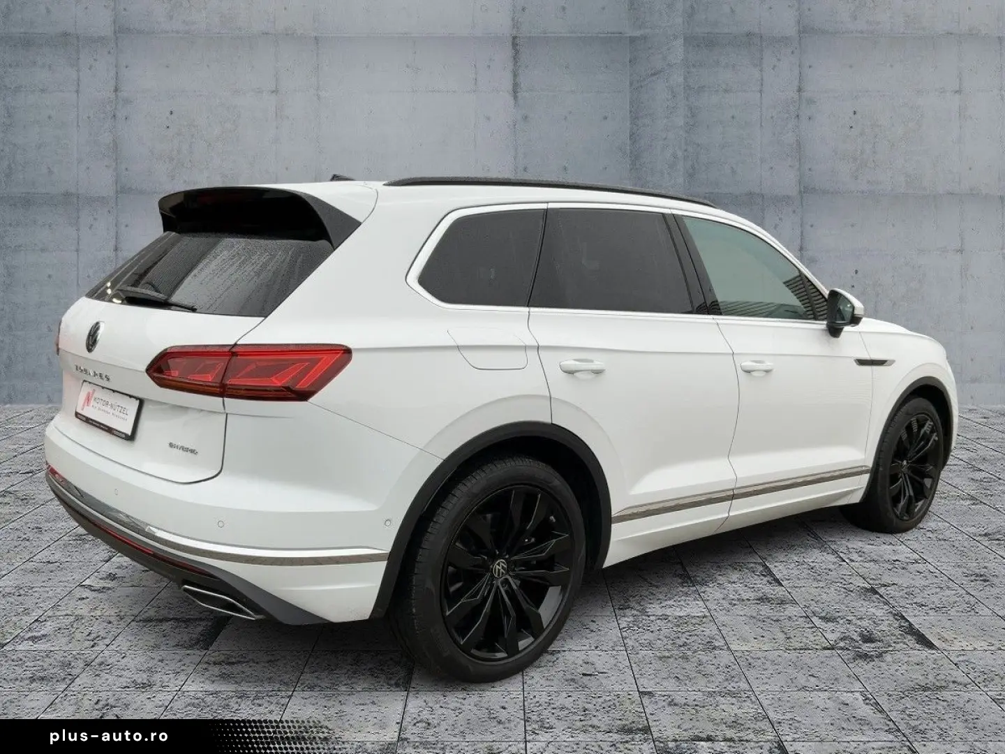 VW Touareg TSI eHYBRID MATRIX NAVI AIR AHK PANO HuD