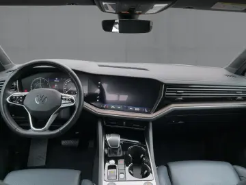 VW Touareg TSI eHYBRID MATRIX NAVI AIR AHK PANO HuD