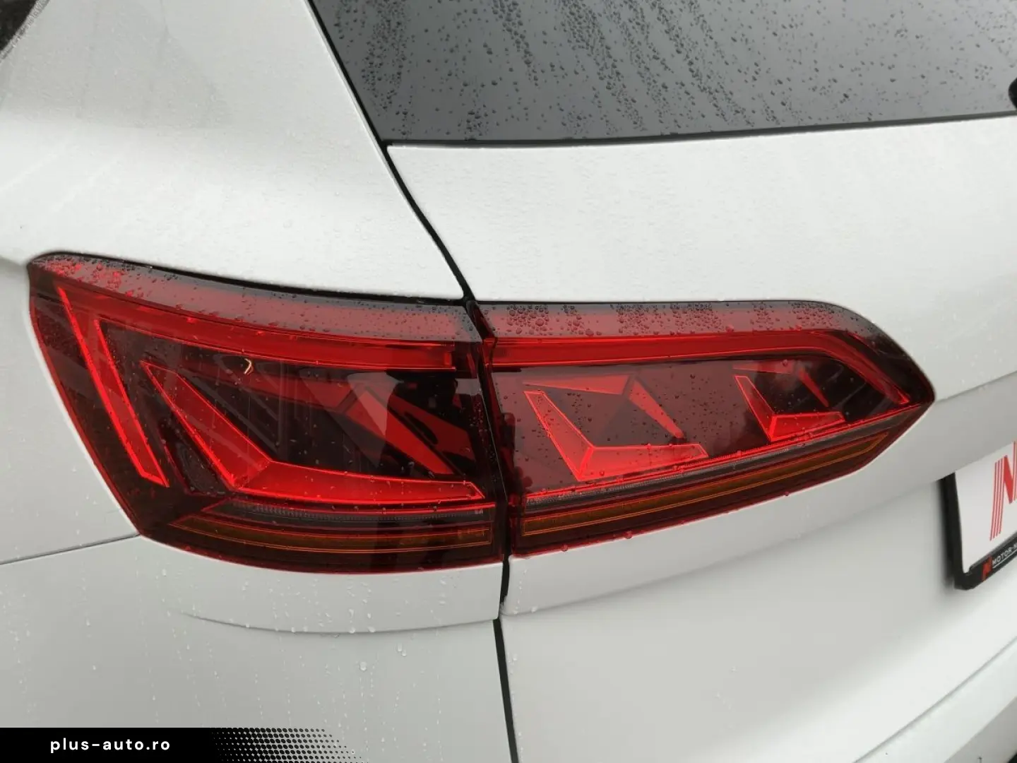 VW Touareg TSI eHYBRID MATRIX NAVI AIR AHK PANO HuD