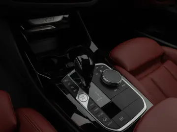 BMW X3 xD30e Laser 360  HUD DAB HiFi Komfort Sport