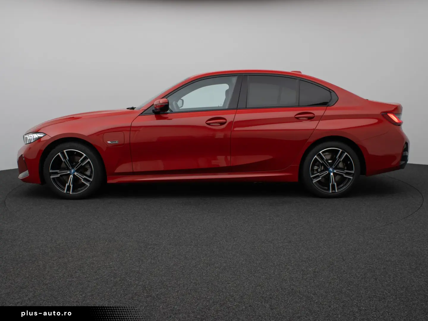 BMW 330e M Sport HUD DAB PDC Geschwindigkeitsreg