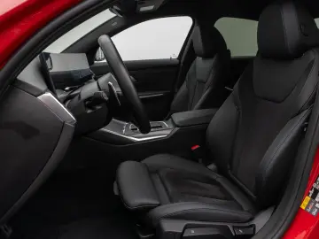 BMW 330e M Sport HUD DAB PDC Geschwindigkeitsreg